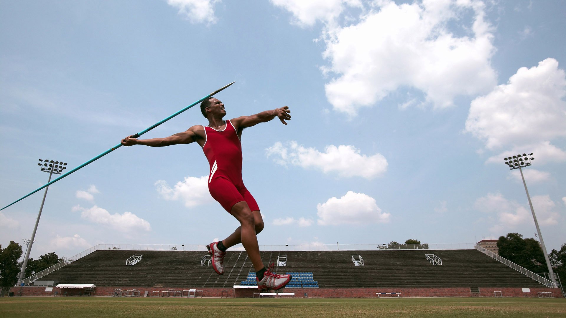 九游娱乐入口-【AI教练的崛起】未来赛场，机器做战术分析还是运动员的主心骨？